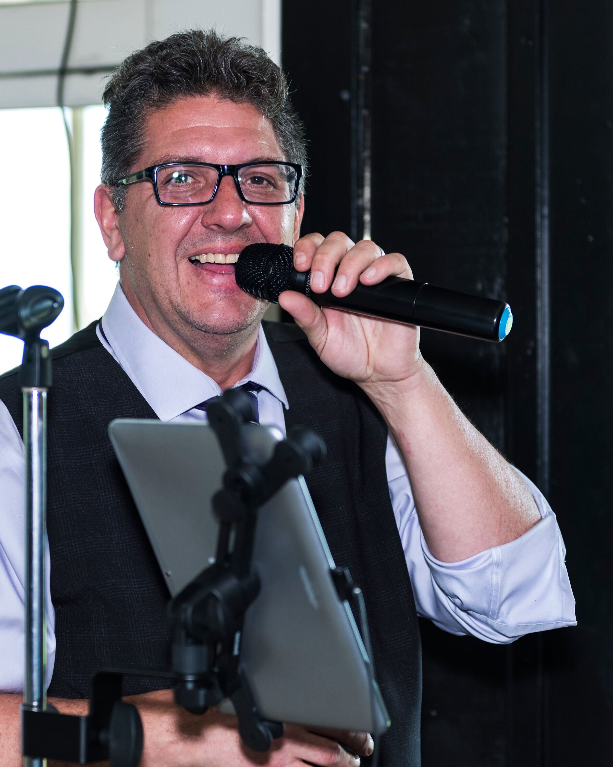 Pascal GagnéAnimateur, chanteur, batteur.